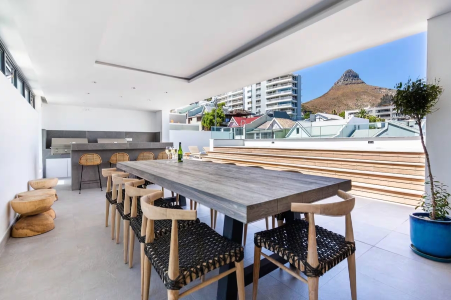 2 Bedroom Property for Sale in Sea Point Western Cape